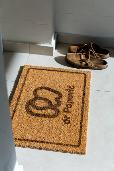 Personalizovani Kokos Otirač – Tvoj Dizajn, Tvoja Dobrodošlica