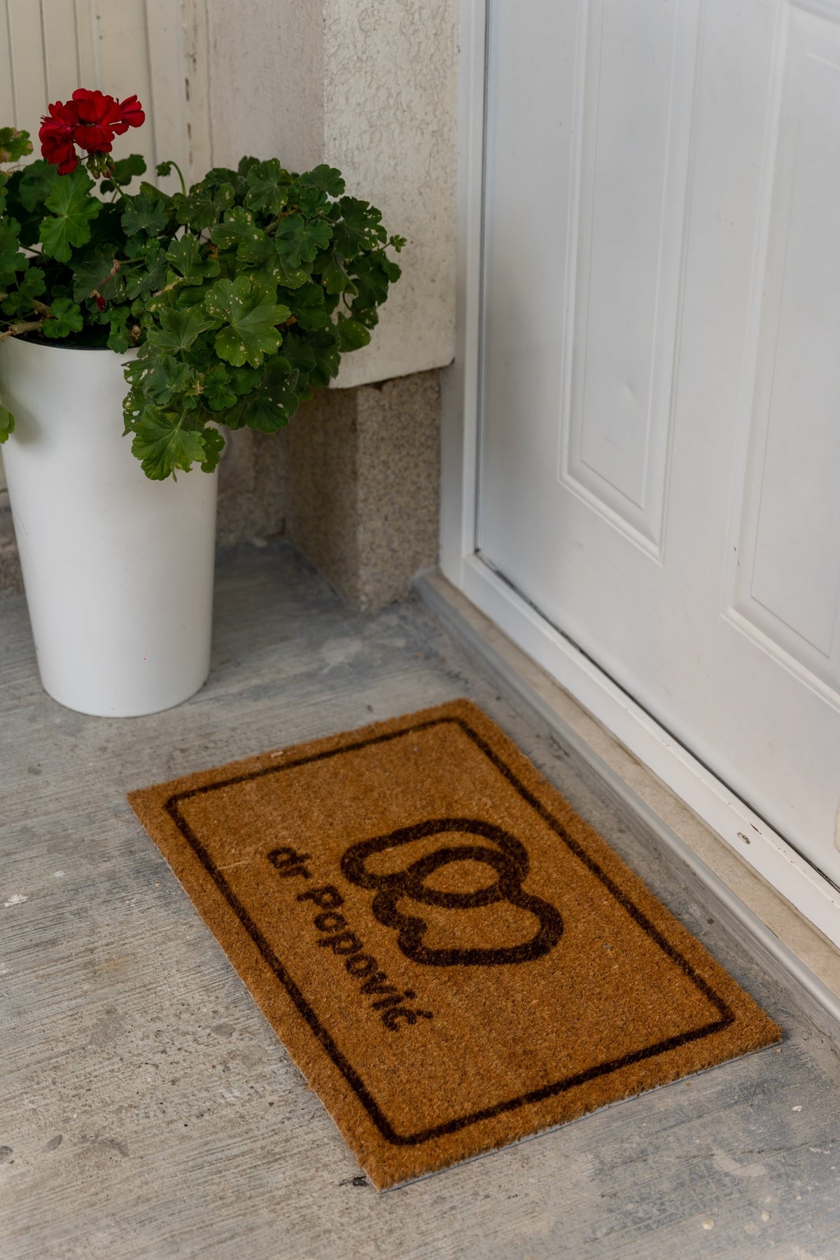 Personalizovani Kokos Otirač – Tvoj Dizajn, Tvoja Dobrodošlica