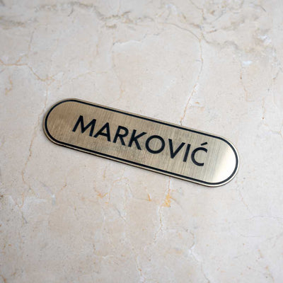 Pločice sa prezimenom